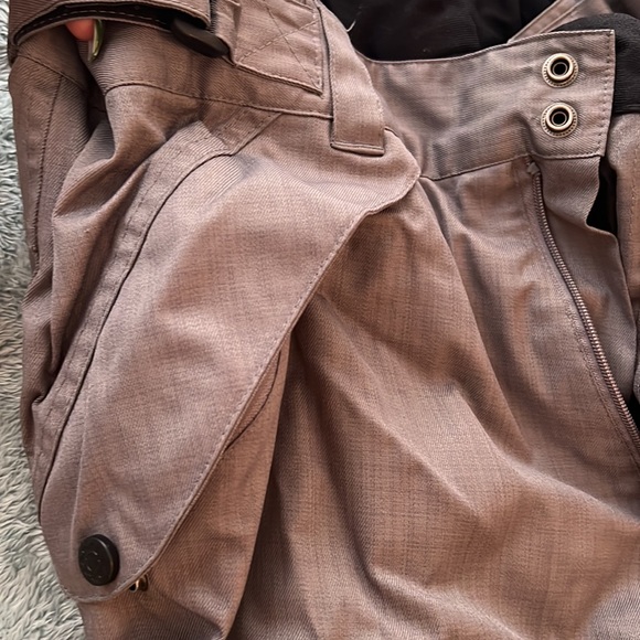BoulderGear snow/ski pants, waterproof, insulated and like new condition. - Picture 3 of 6